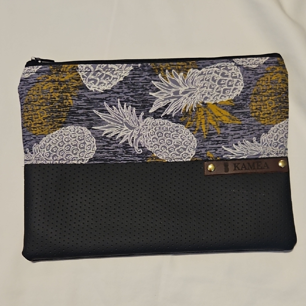 KAMEA Black and Gold Pineapple Clutch